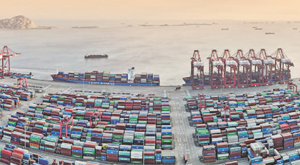 沿着改革开放这条“必由之路”,我们党带领人民以一往无前的进取精神和波澜壮阔的创新实践,让改革开放的大潮在神州大地奏响激扬乐章。伟大的改革开放精神跨越时空、历久弥新,成为中国共产党人精神谱系的重要组成部分。